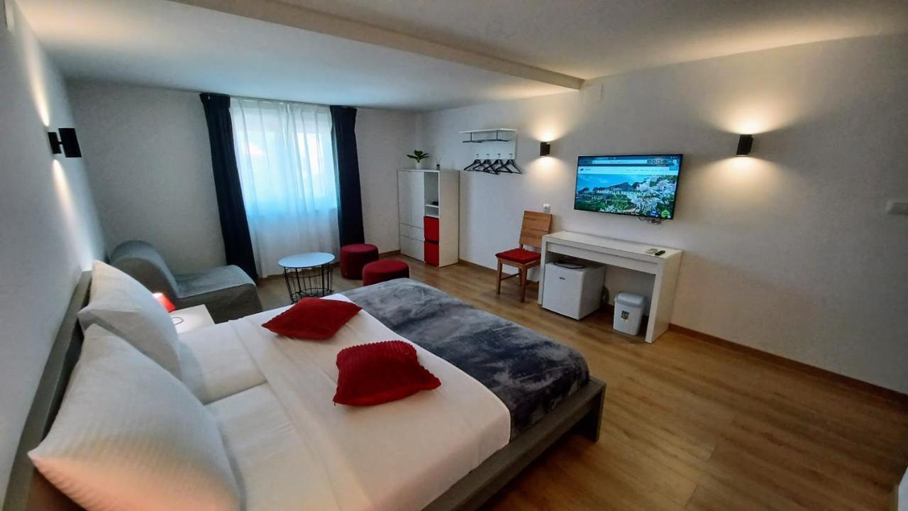 Amaryllis Residence, Apartment Diana & Deluxe Rooms With Shared Kitchen Veli Lošinj 外观 照片