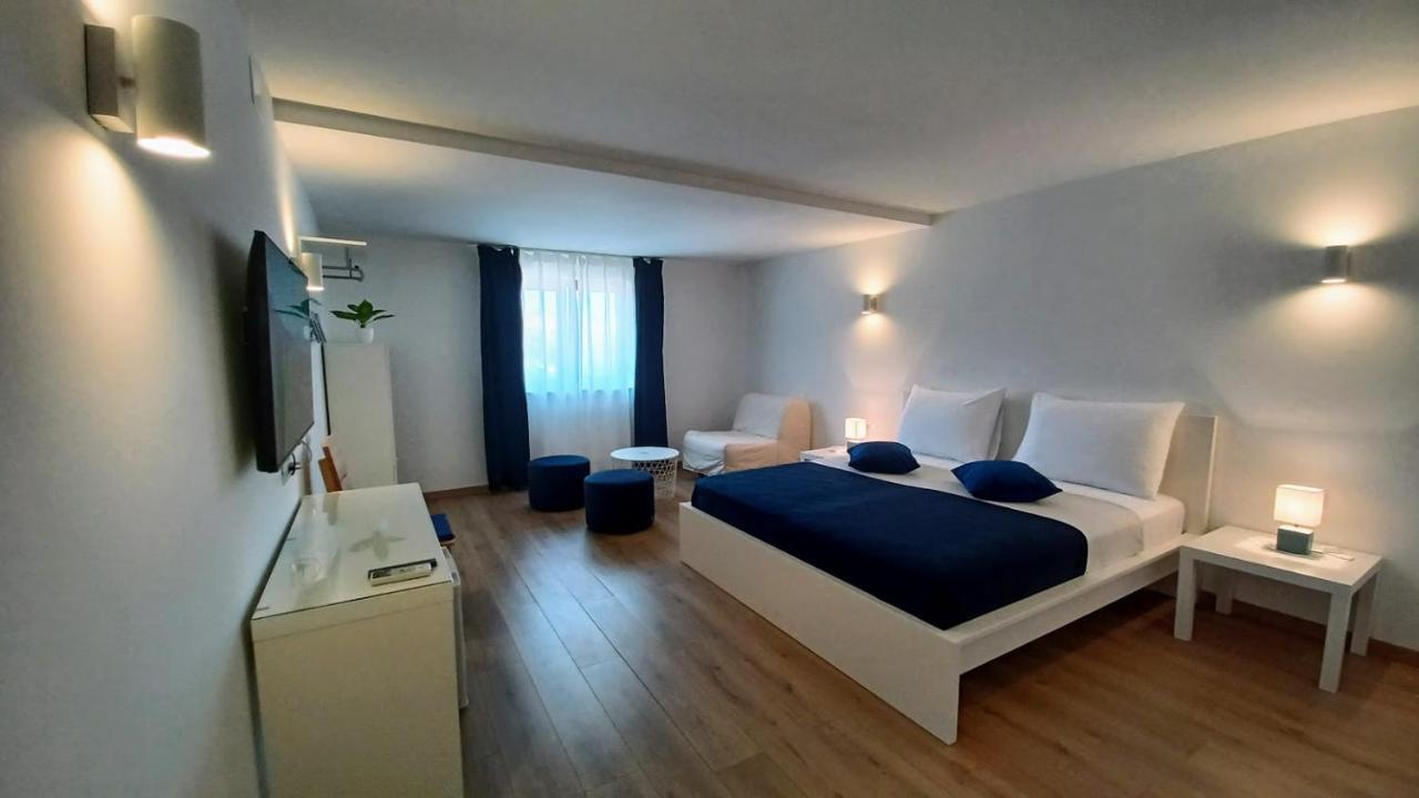 Amaryllis Residence, Apartment Diana & Deluxe Rooms With Shared Kitchen Veli Lošinj 外观 照片