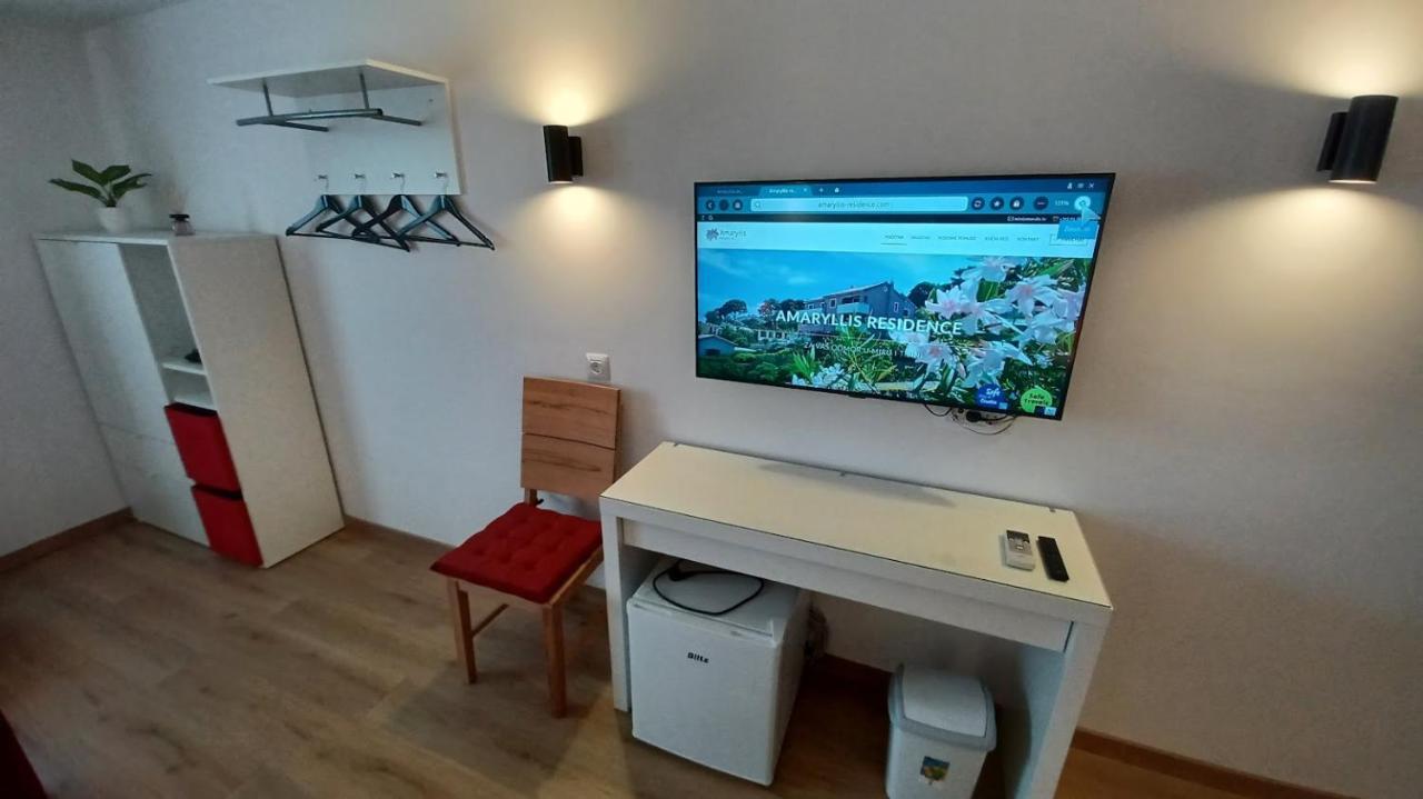 Amaryllis Residence, Apartment Diana & Deluxe Rooms With Shared Kitchen Veli Lošinj 外观 照片