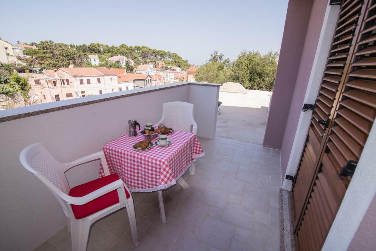 Amaryllis Residence, Apartment Diana & Deluxe Rooms With Shared Kitchen Veli Lošinj 外观 照片