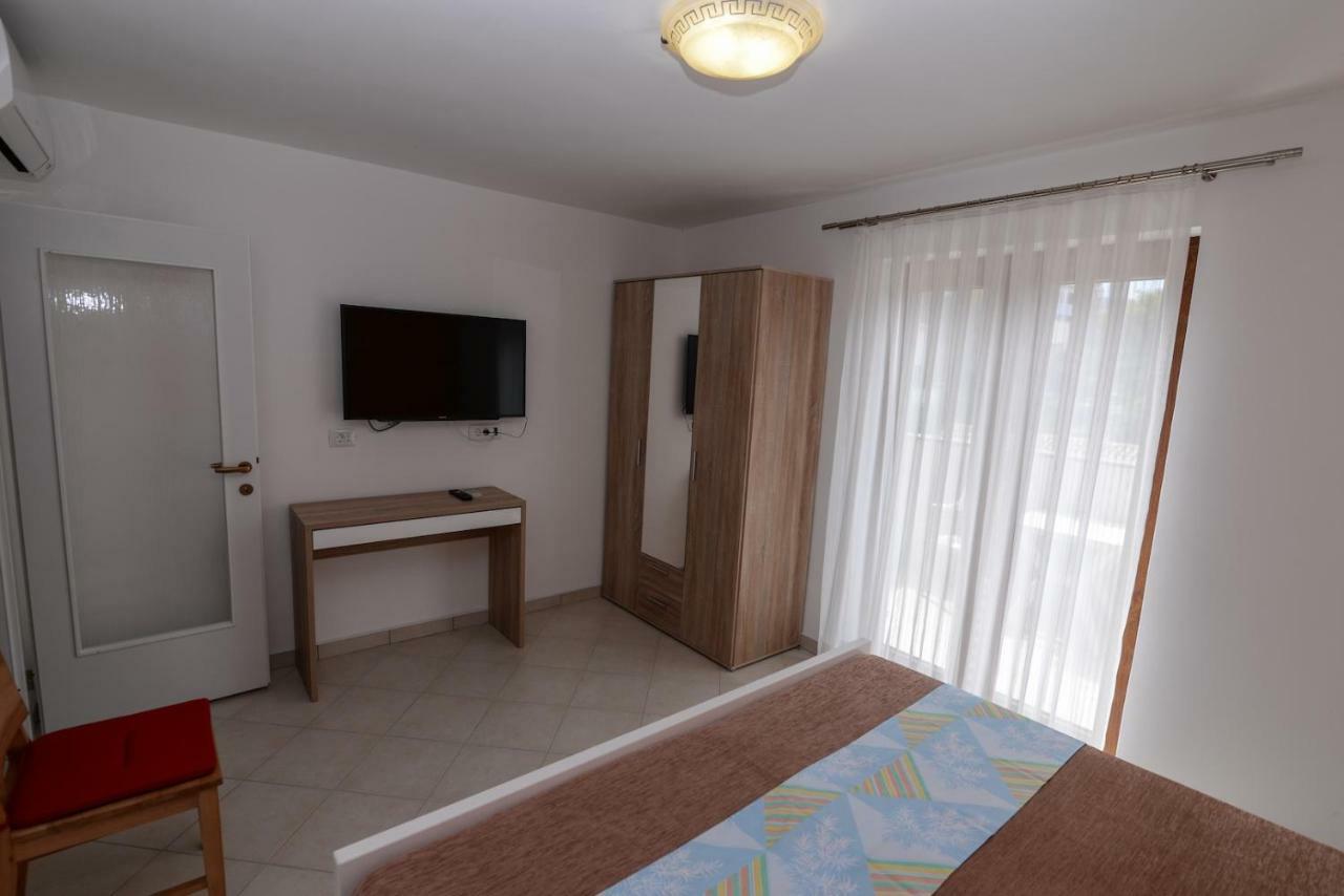 Amaryllis Residence, Apartment Diana & Deluxe Rooms With Shared Kitchen Veli Lošinj 外观 照片